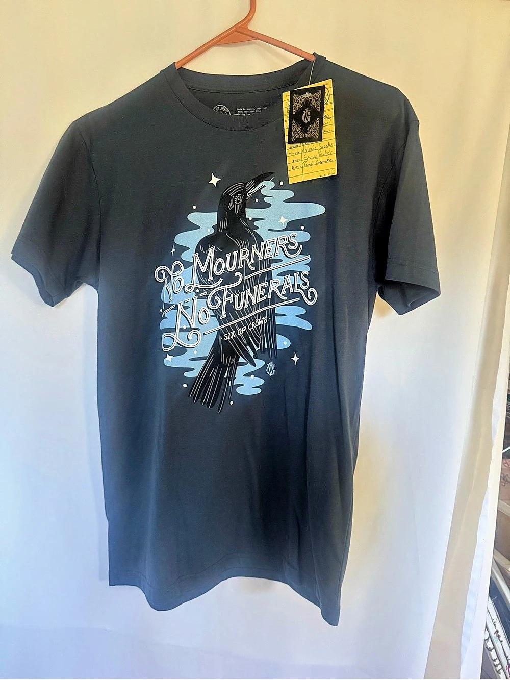 Out of Print Six of Crows No Mourners No Funerals T-Shirt Tee Black & Blue Small